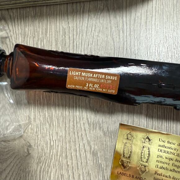 Vintage Avon Philadelphia Derringer Decanter Light Musk Aftershave - Picture 9 of 12